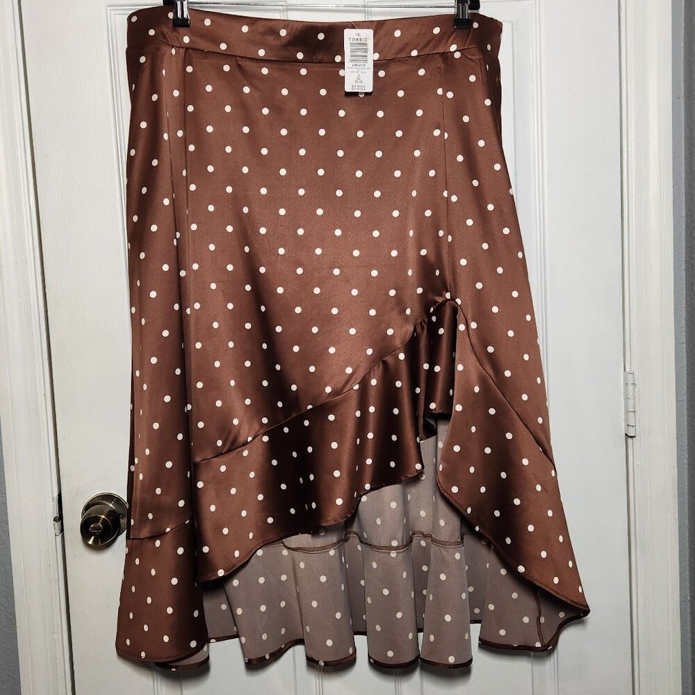 NWT – Torrid Stretch Satin Hi-Low Ruffle Skirt - Size: 3 (22W/24W) Price is FIRM